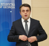 ირაკლი შიოლაშვილის მამამ კიდევ 275 000 კვ.მ სახნავი მიწა იყიდა